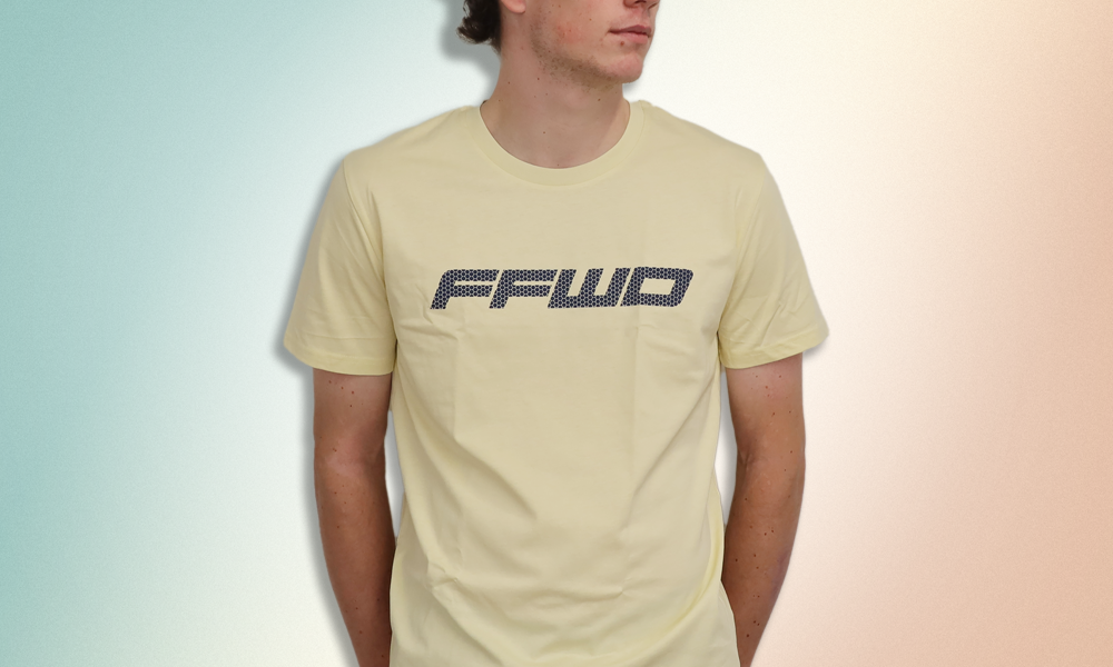T-SHIRT MED STORT LOGO