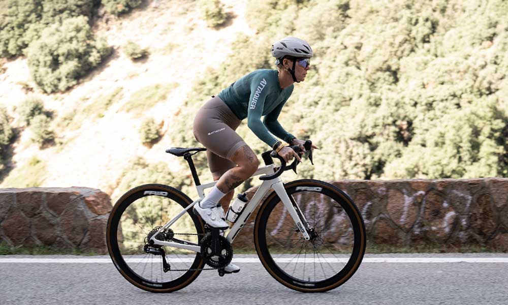 rennrad rh 44 RYOT 44 Vollcarbon Drahtreifen